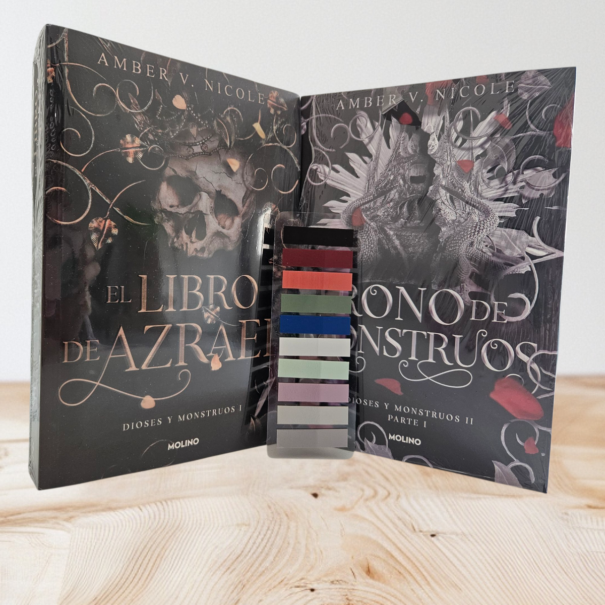 El Libro De Azrael + Trono De Monstruos Set América V. Nicole