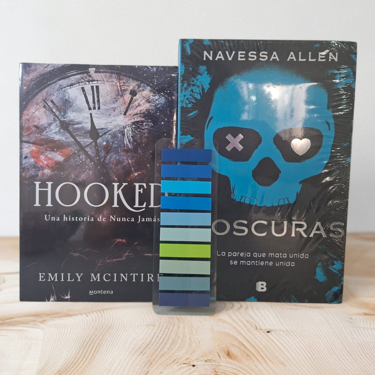 A OSCURAS + Hooked + Postits